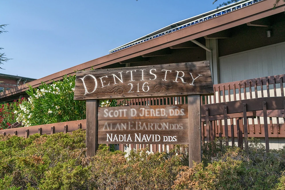 Petaluma Family Dental office signage